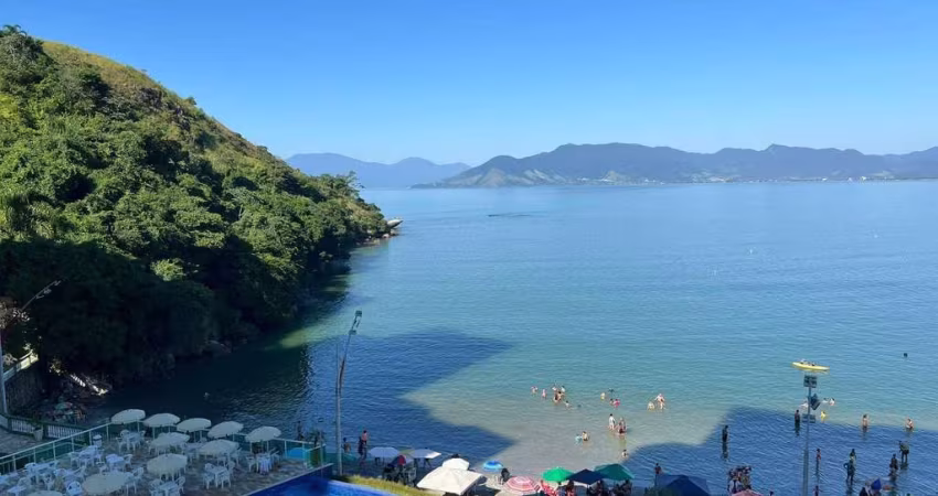 Prédio Pé na Areia, na Prainha - Conforto e   Elegância e Sofisticação !