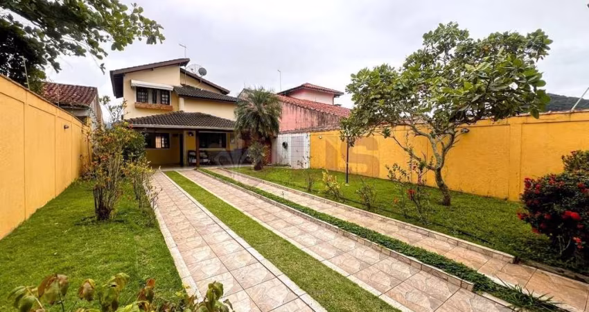 Oportunidade Única: Sobrado Espetacular a 200m da Praia Martim de Sá!