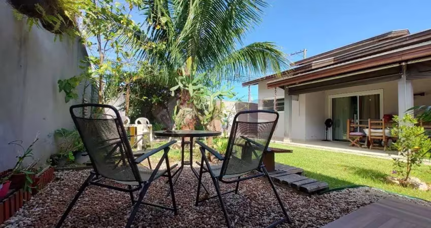 Casa à venda 3 Quartos, 1 Suite, 5 Vagas, 139M², Cidade Jardim, Caraguatatuba - SP