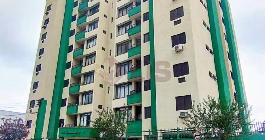 Apartamento amplo com 3 dormitórios região Central de Caraguatatuba