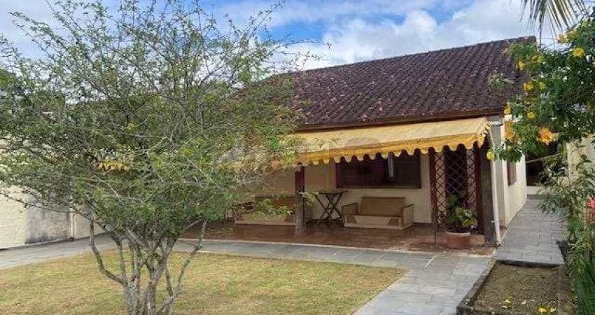 CASA TÉRREA A 300M DA PRAIA MARTIM DE SÁ - CONFORTO E PRATICIDADE