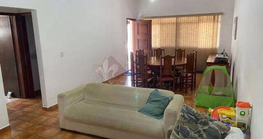 SEU NEGÓCIO OU LAR NO CENTRO: CASA TÉRREA MULTIFUNCIONAL    03 DORMITÓRIOS  02 BANHEIROS  AMPLA SAL