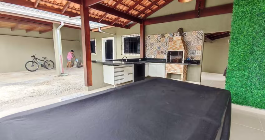 Casa para Locação 4 Quartos, 2 Suites no bairro Sumaré, Caraguatatuba - SP