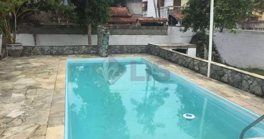 Casa à venda no Porto Novo, Caraguatatuba 