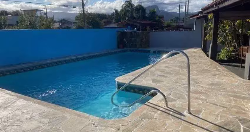 Ampla  casa térrea de esquina com piscina e área gourmet -  conforto, lazer e excelente localização