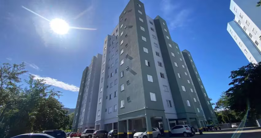Apartamento totalmente mobiliado – 2 dormitórios – próximo à praia martim de sá
