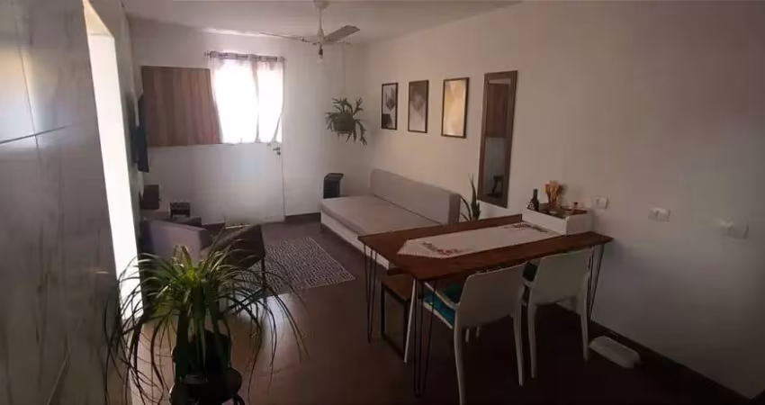 Oportunidade única: casa térrea em condomínio na martim de sá | aceita permuta!