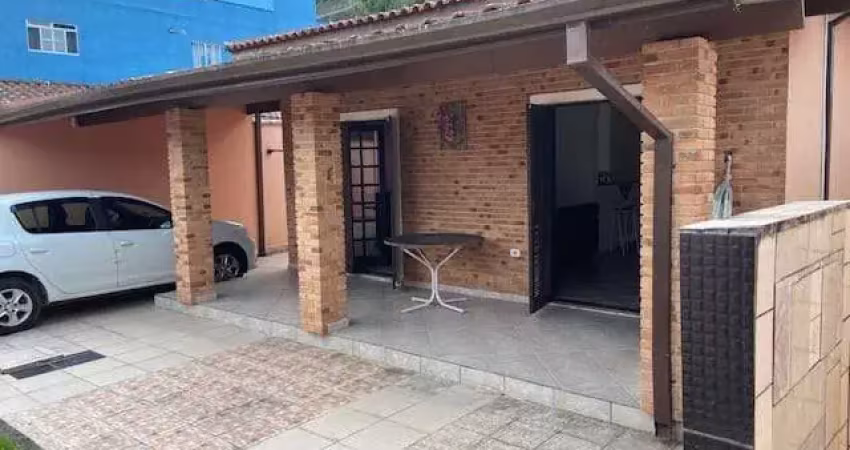 Oportunidade única! casa térrea, ampla, em frente a bela praça, a poucos minutos da praia martim de sa
