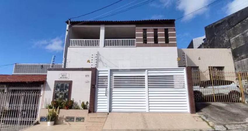 Casa em condominio à venda, 8 quartos, 2 suítes, 1 vaga, Dezoito do Forte - Aracaju/SE