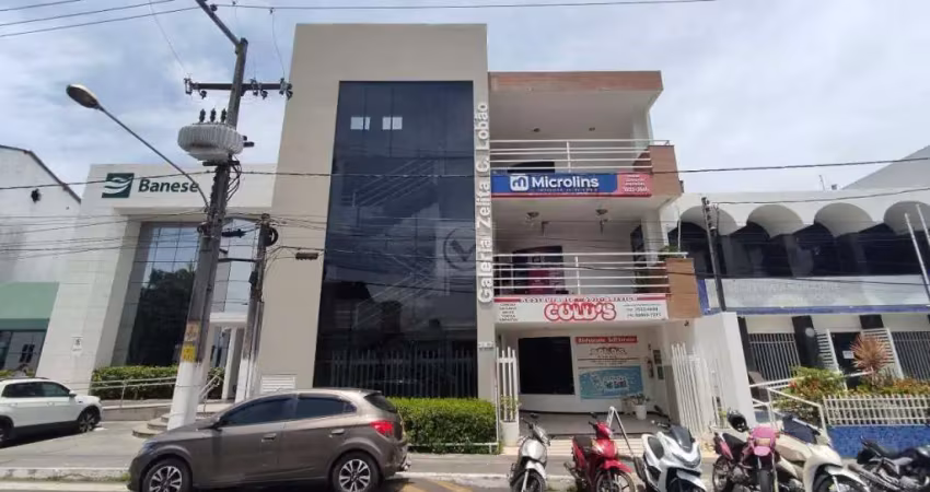 Prédio comercial com 03 pavimentos no centro de estância-se