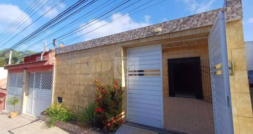 Vende-se Casa em Condomínio Fechado no Bairro 18 do Forte - Aracaju-SE