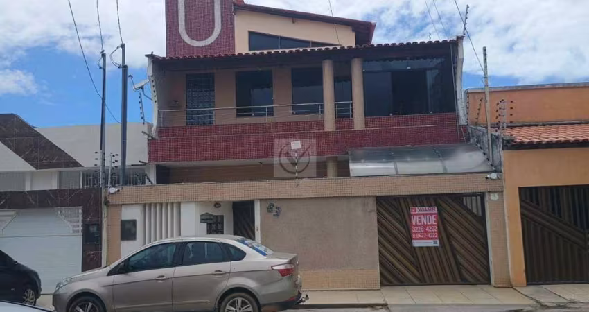 Ótima Casa com 4 quartos, sendo 2 suítes, no bairro Luzia.