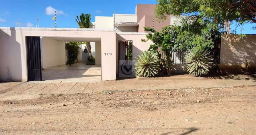 Venda - Casa com 3 quartos sendo 2 suítes