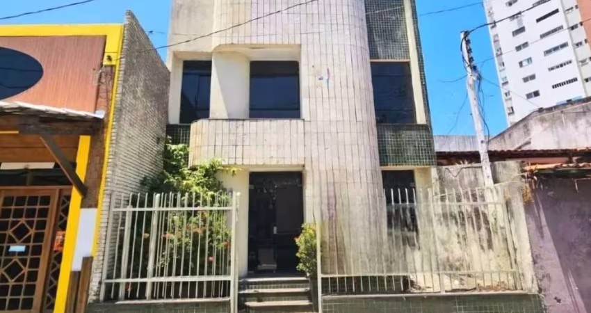 Ponto Comercial Estratégico na Av. Augusto Maynard!