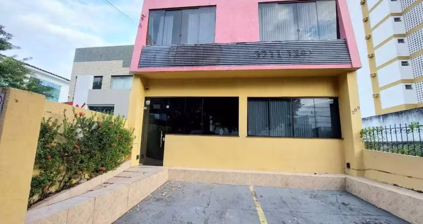 Casa comercial à venda na Avenida Augusto Maynard, São José, Aracaju