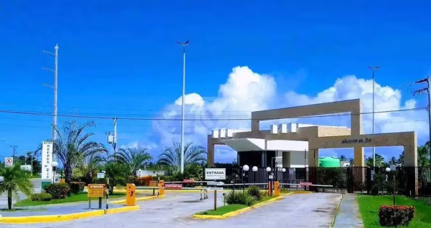 Descubra a casa dos seus sonhos no exclusivo condomínio morada do rio, em aracaju. esta residência de dois pavimentos é a união perfeita entre o luxo,