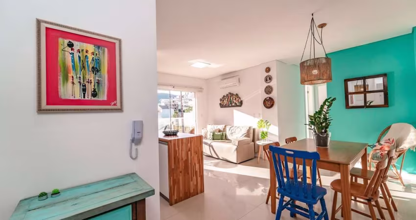 APARTAMENTO DECORADO COM 2 DORMITÓRIOS A 200M DO MAR