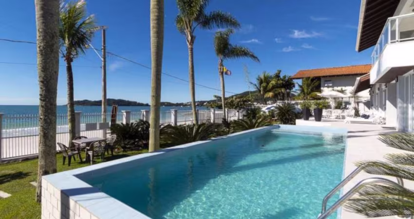 CASA FRENTE MAR EM BOMBINHAS