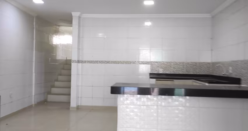 Vendo casa com 03 qtos 3 piso, com piscina mais 3 Kitnet em cima Na Matinha