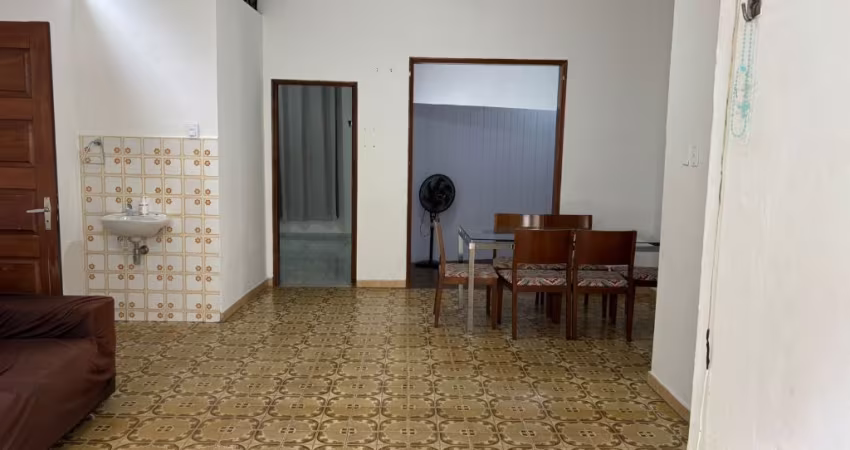 VENDO CASA COM 2 QTS NO PARQUE 10