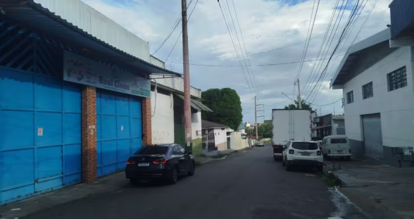 Vendo galpão com 650m2 com 7 de pé direito no Santo Antônio