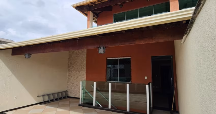 Casa Geminada 3 qts suíte  193m2 - Bairro Europa - Contagem/MG