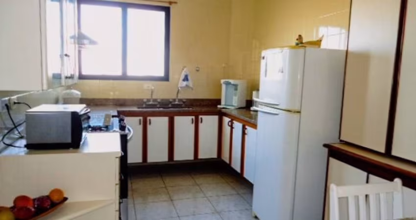 Apartamento para aluguel com 150 metros quadrados com 3 quartos