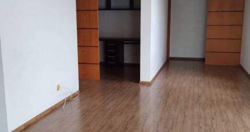 Apartamento para aluguel possui 140 metros quadrados com 4 quartos