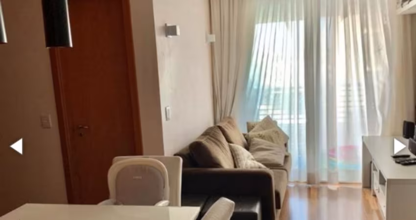 APTO COM 2 DORMS E 2 VAGAS