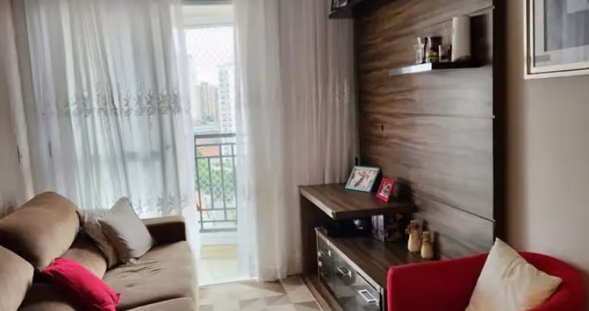 Apto com 3 dorms sendo 1 suíte, 2 vagas de garagem!
