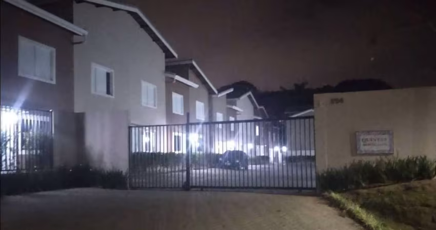 Casa em condomínio em Cotia divisa com Itapevi