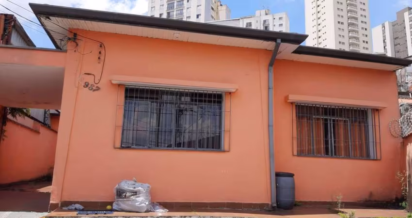 Casa ampla com quintal e Edícula - à venda