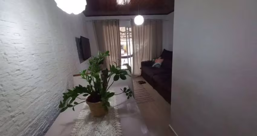 Casa com 2 quartos à venda na Rua Guarubei, Vila Veloso, Carapicuíba