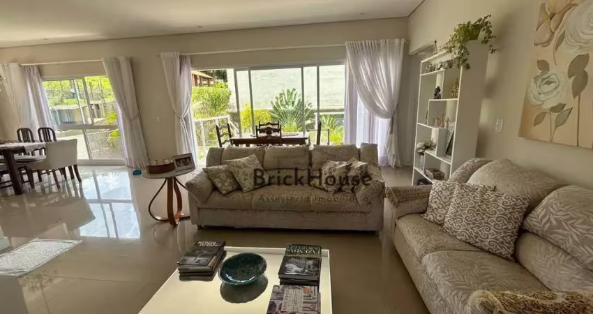 Casa com 3 dormitórios à venda, 440 m² por R$ 3.400.000,00 - Vinhas João Paulo II - São Roque/SP