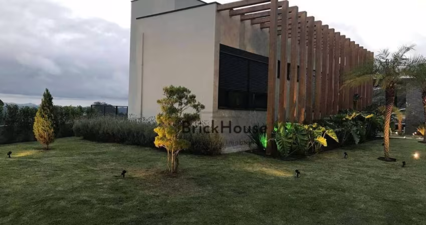 Casa com 3 dormitórios à venda, 215 m² por R$ 1.600.000 - Residencial Ponderosa - São Roque/SP