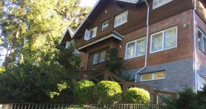 Casa 05 Dorm. à venda no Bairro Planalto com 700 m² de área privativa - 5 vagas de garagem
