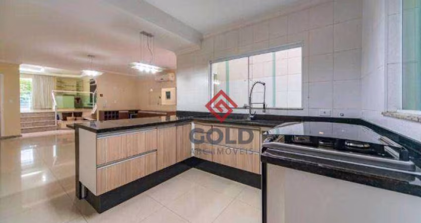 Sobrado com 3 dormitórios à venda, 210 m² por R$ 889.000,00 - Bangu - Santo André/SP