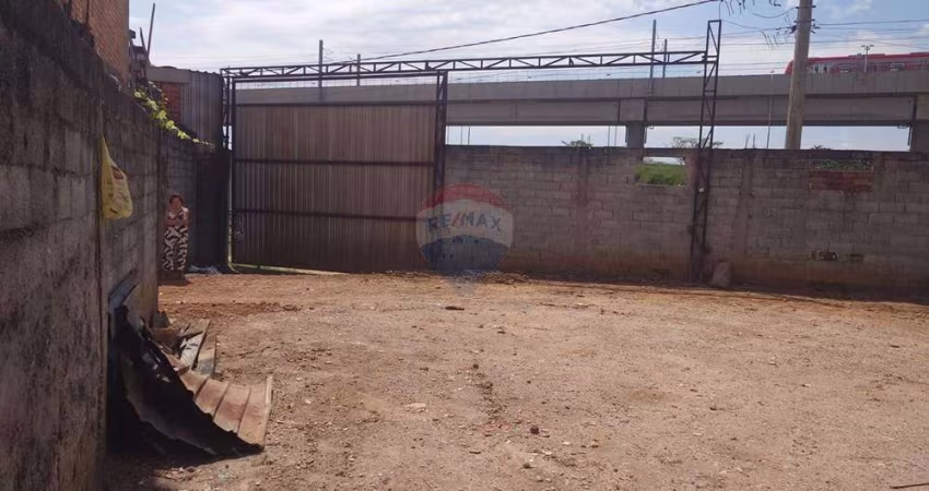 'Terreno Comercial em Guarulhos: Oportunidade Única'
