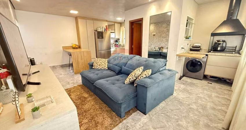 ALUGA-SE CASA SOBREPOSTA – 2 DORMITÓRIOS – 80m² MOBILIADA