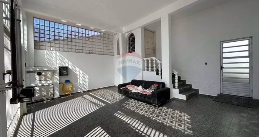 Sobrado com 3 dormitórios e churrasqueira na barber greene
