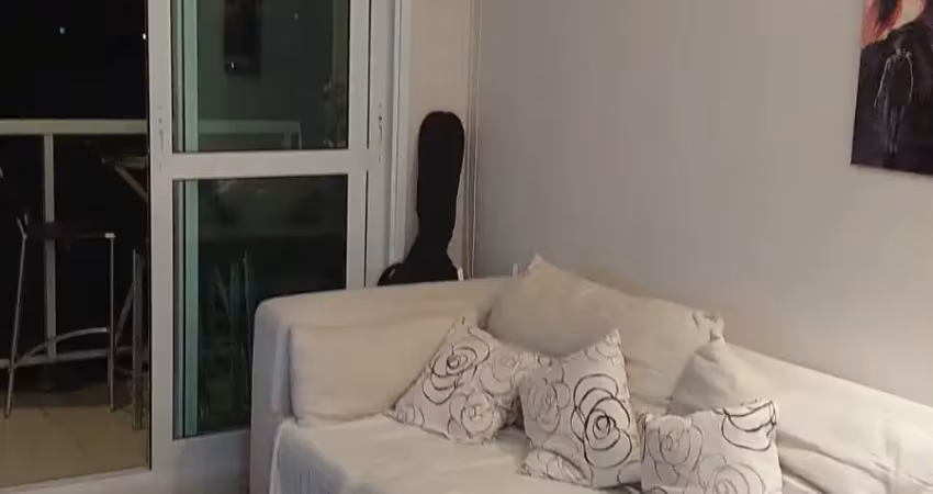 Apartamento 2 Quartos à Venda no Capão Raso, Semi-mobiliado