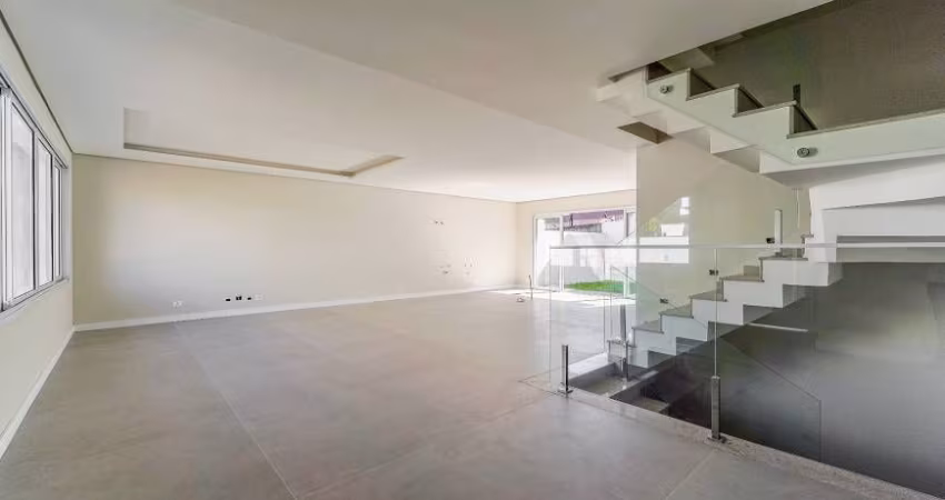 BELISSÍMA CASA COM 354m² 3 SUÍTES E 4 VAGAS