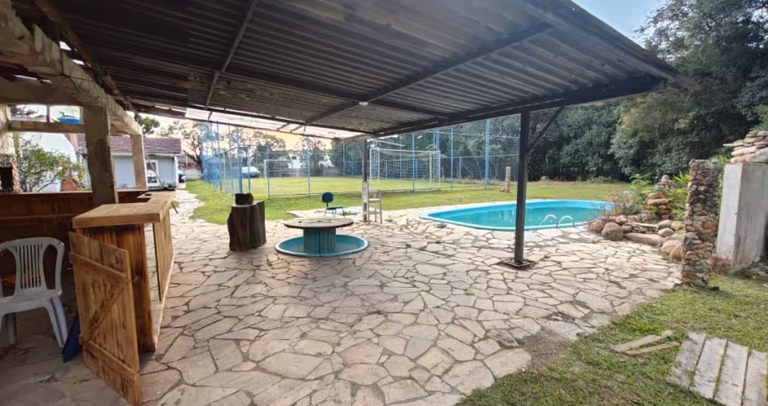 Oportunidade de terreno amplo com  casa incrível