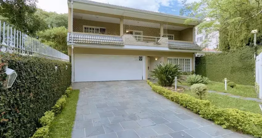 Melhor oportunidade de casa no Alto da XV com Cristo Rei