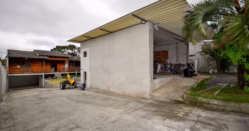 Casa com terreno  e galpão a venda no santa candida