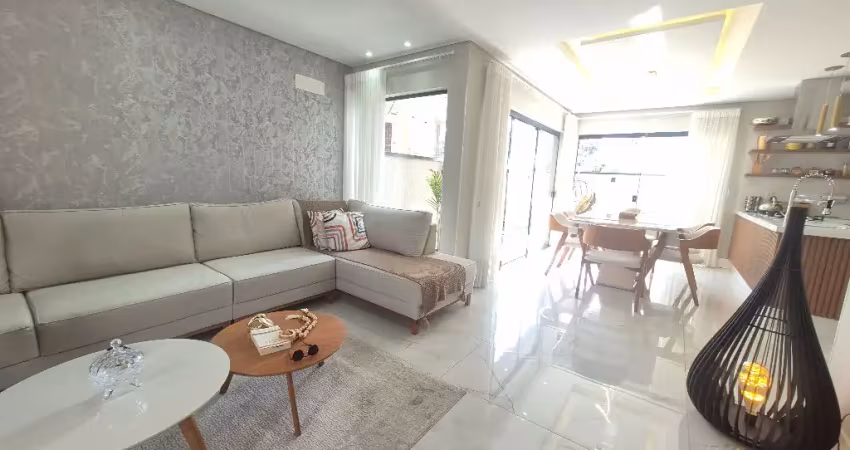 Linda casa decorada dentro de condomínio 3 quartos sendo 1 suíte