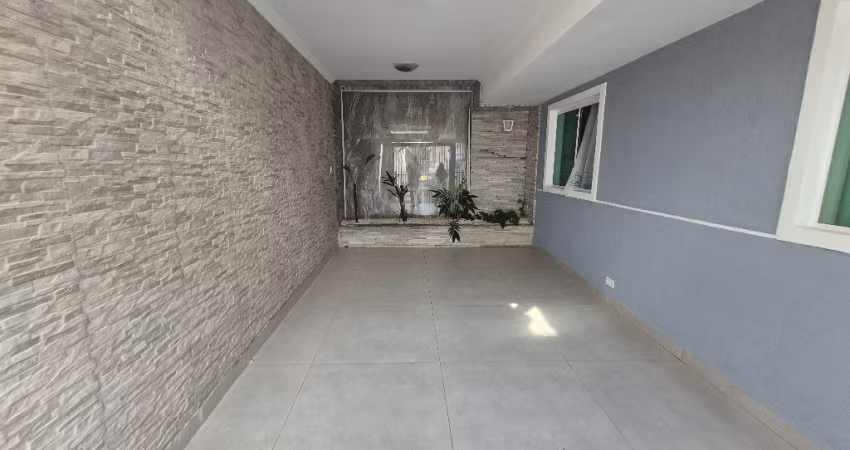 Exclusivo sobrado de fundos com 4 quartos e 3 vagas de garagem