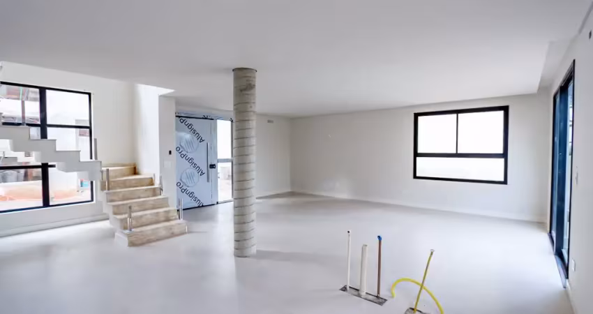 Belíssima casa no mercês sendo 3 suítes e vista deslumbrante