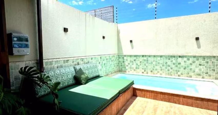 Imperdível! Casa de 2 suítes no Condomínio Gran Ville - Abrantes, Lauro de Freitas-BA. Aproveite: piscina, energia solar e armários planejados.