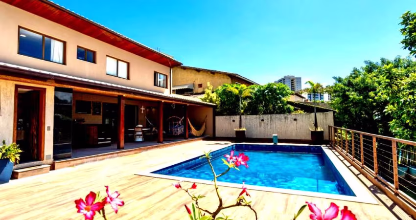 Imperdível Casa de Luxo à Venda em Pituaçu, Salvador-BA: 4 Quartos, 3 Suítes, 6 Vagas de Garagem. Condomínio Jardim Califórnia